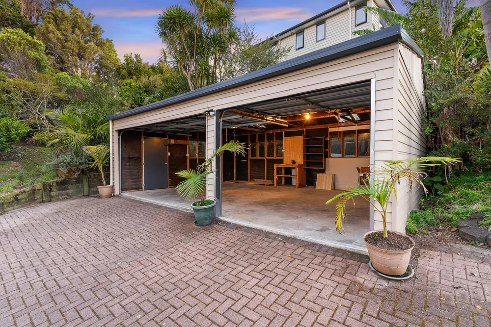 Photos of 37 Caronia Crescent