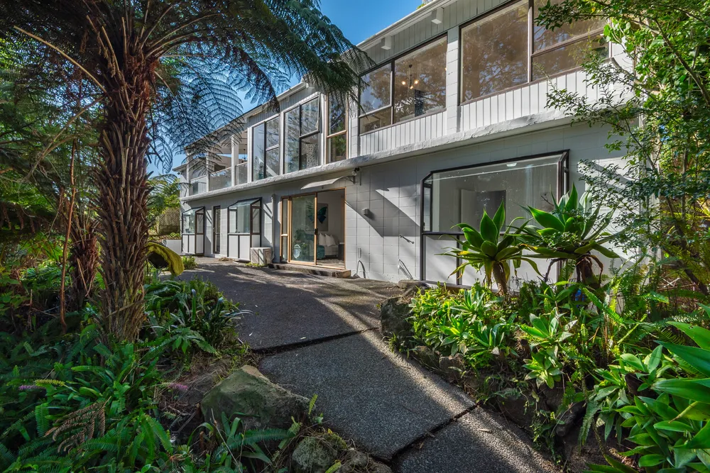 Photos of 9 Saddleback Rise