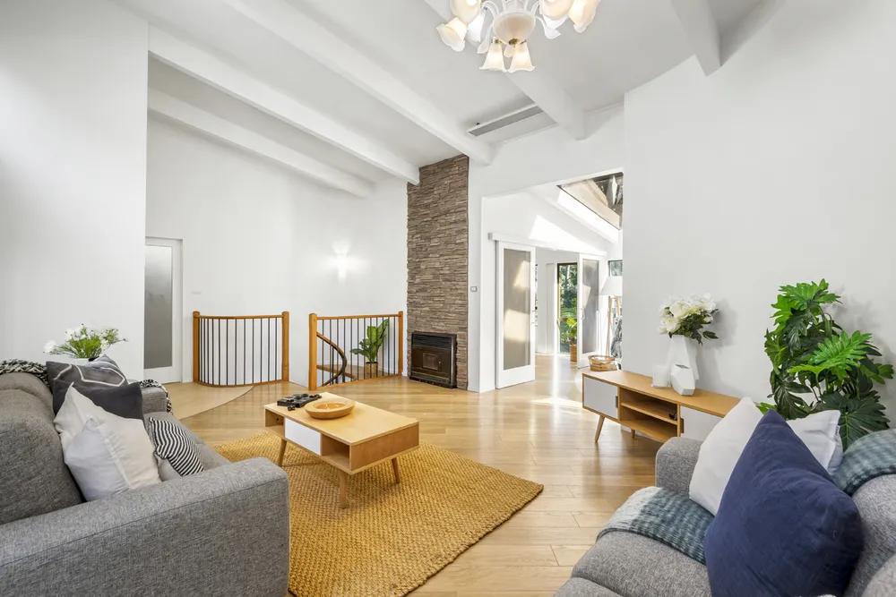 Photos of 9 Saddleback Rise