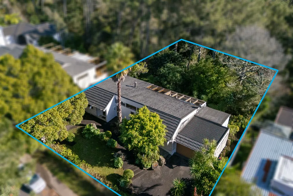 Photos of 9 Saddleback Rise