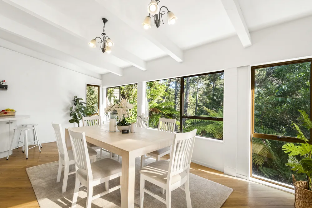 Photos of 9 Saddleback Rise