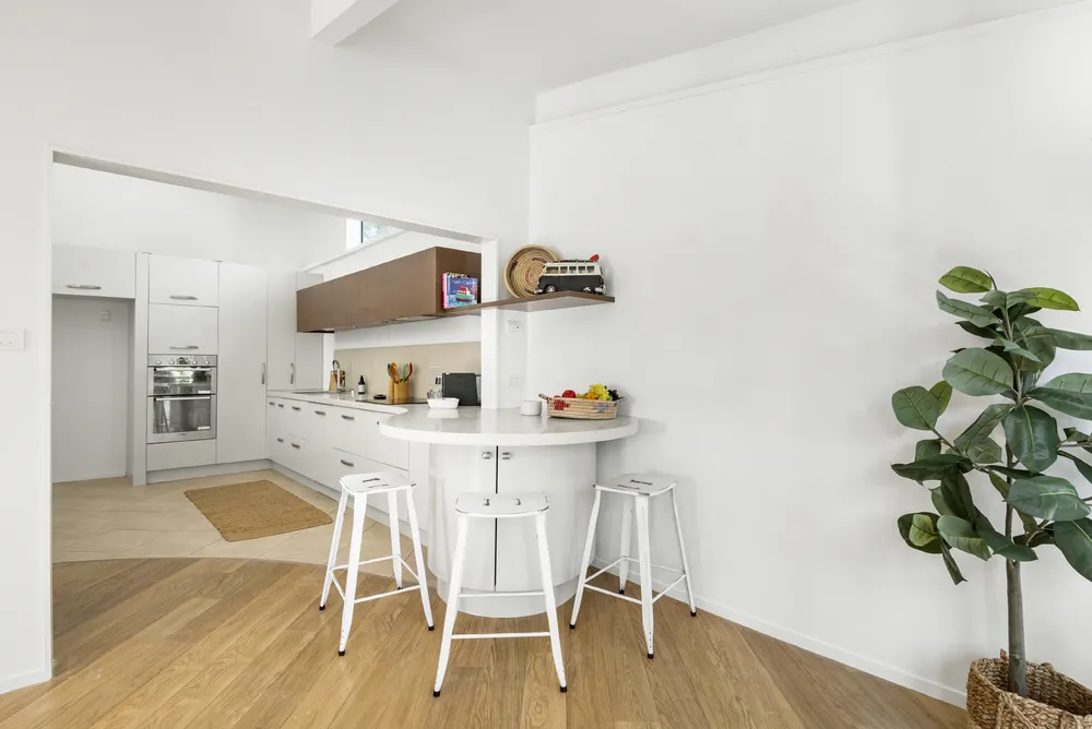 Photos of 9 Saddleback Rise