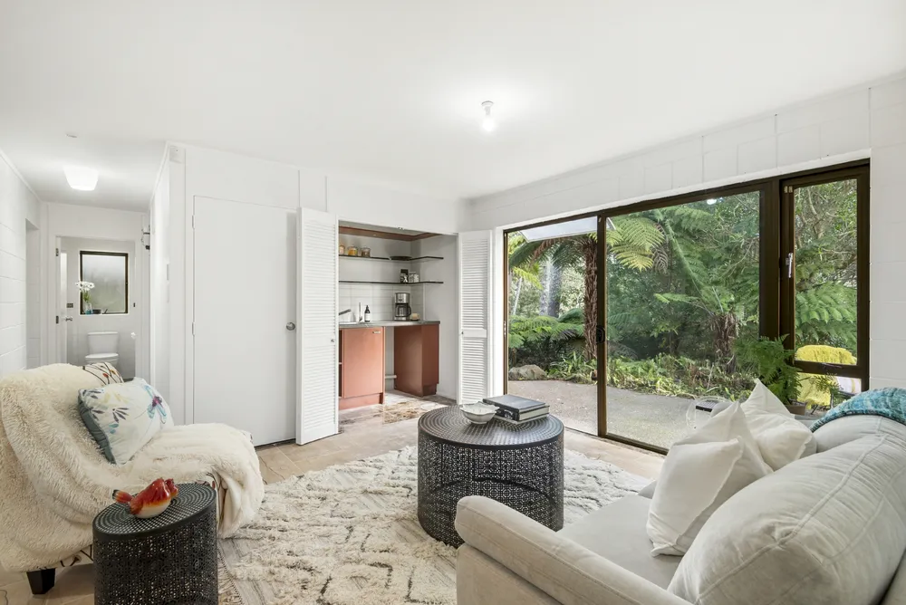 Photos of 9 Saddleback Rise