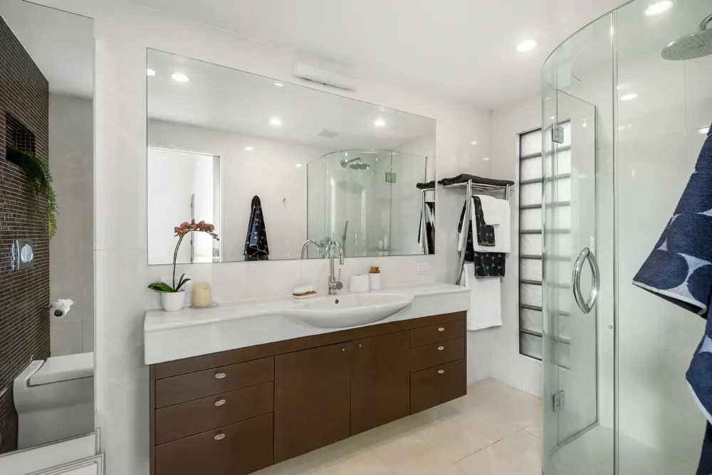Photos of 9 Saddleback Rise