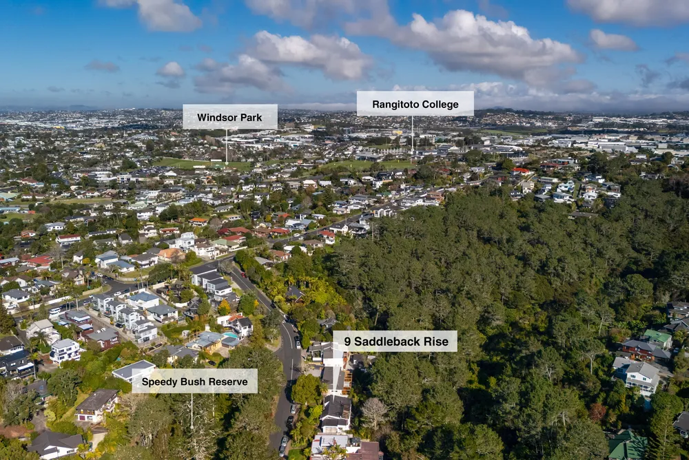 Photos of 9 Saddleback Rise