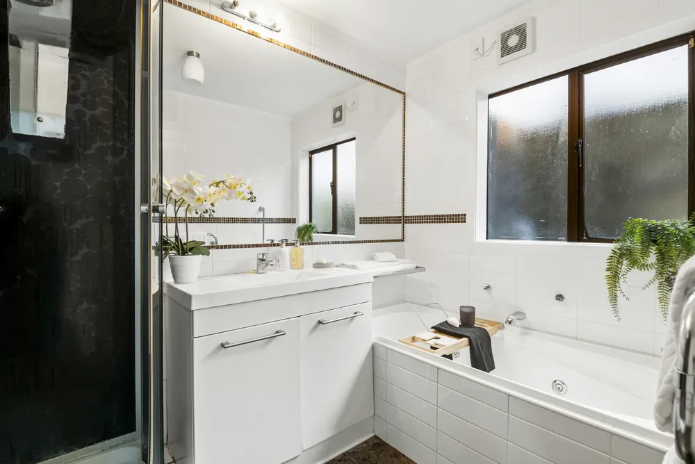 Photos of 9 Saddleback Rise