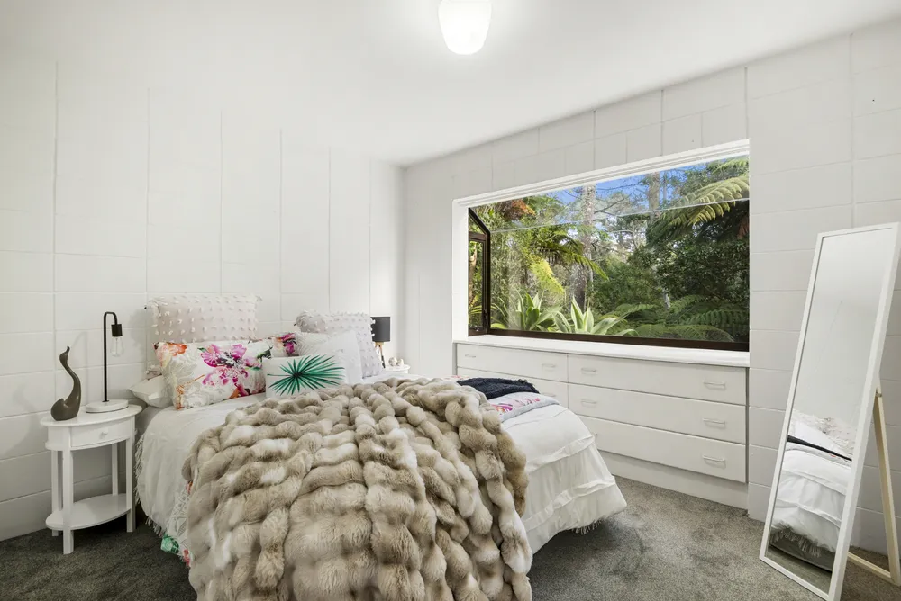 Photos of 9 Saddleback Rise