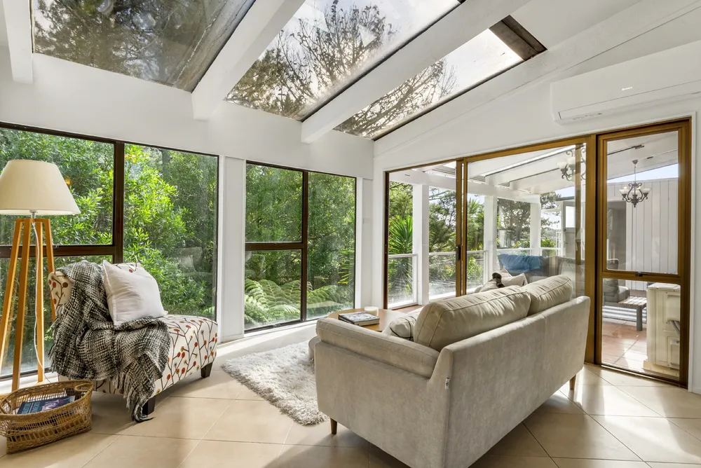 Photos of 9 Saddleback Rise