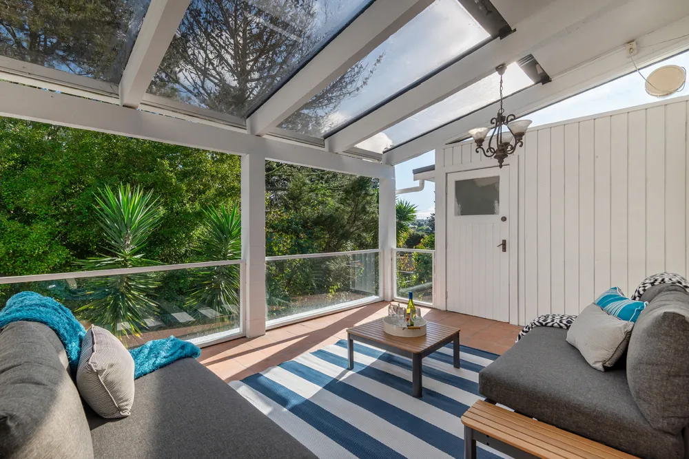 Photos of 9 Saddleback Rise