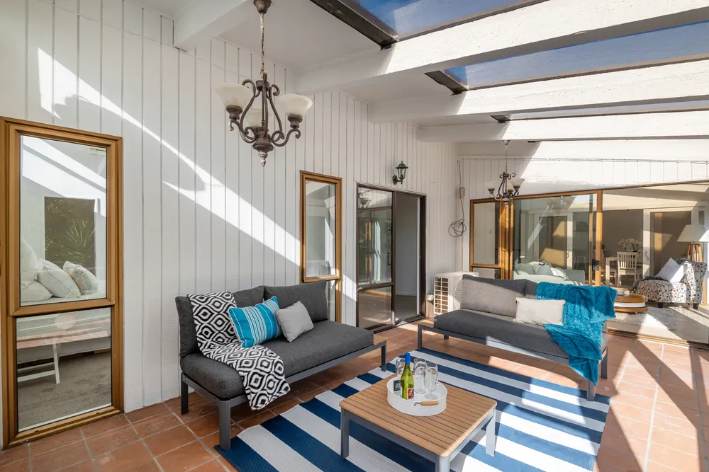 Photos of 9 Saddleback Rise