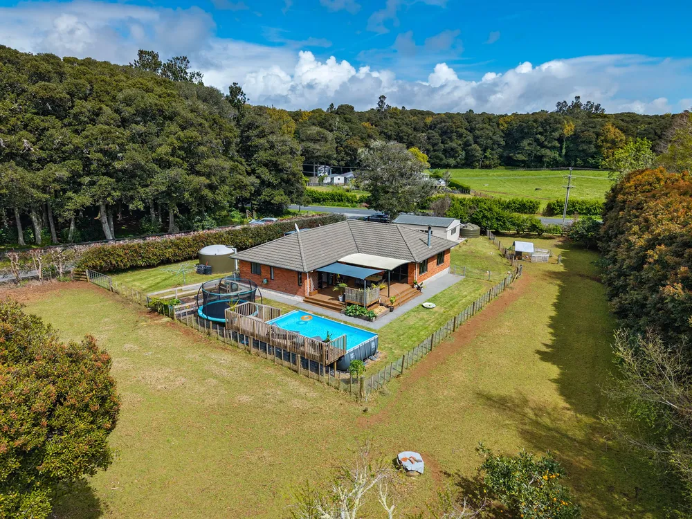 Photos of 68 Kara Road