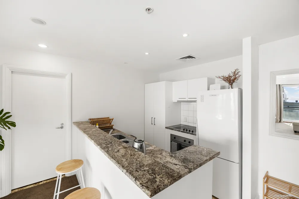 Photos of 906/22 Nelson Street