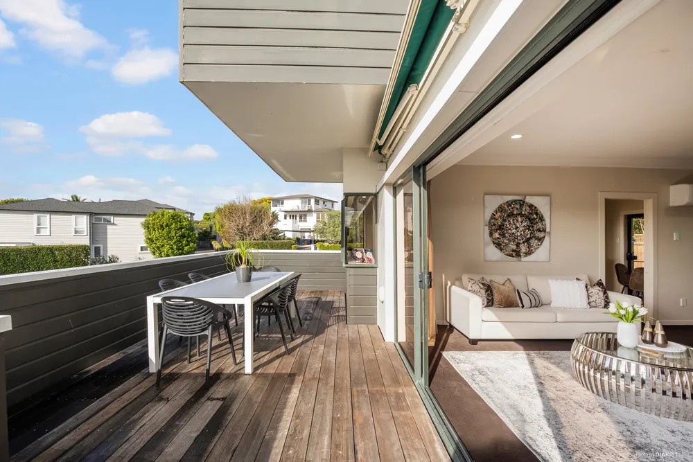 Photos of 1 Thornhill Place