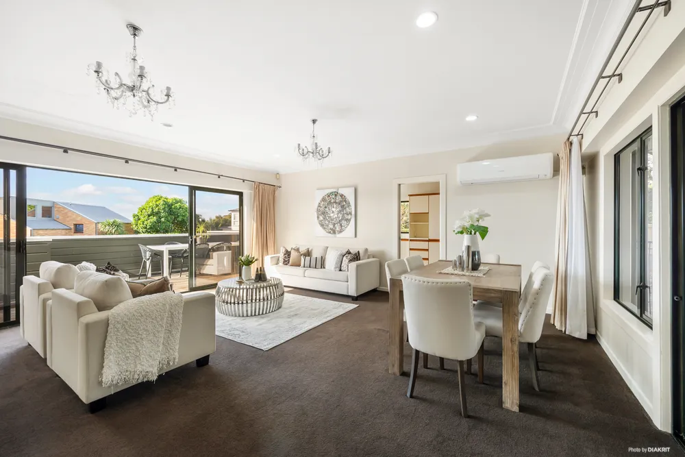 Photos of 1 Thornhill Place