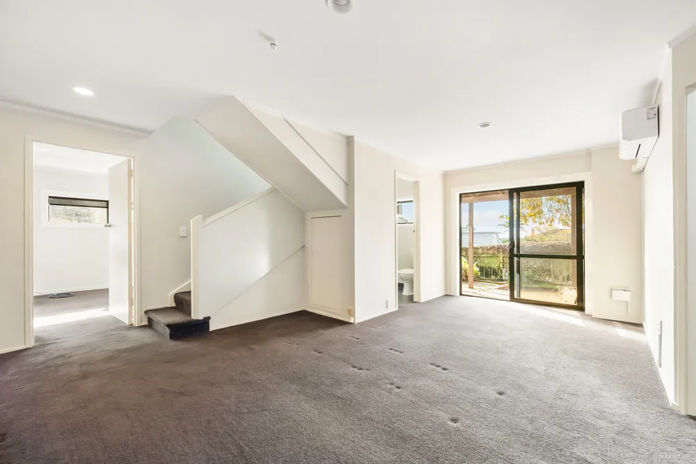 Photos of 1 Thornhill Place
