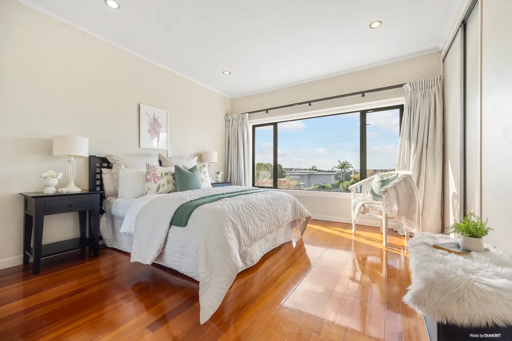 Photos of 1 Thornhill Place