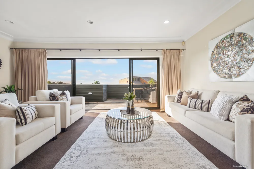 Photos of 1 Thornhill Place
