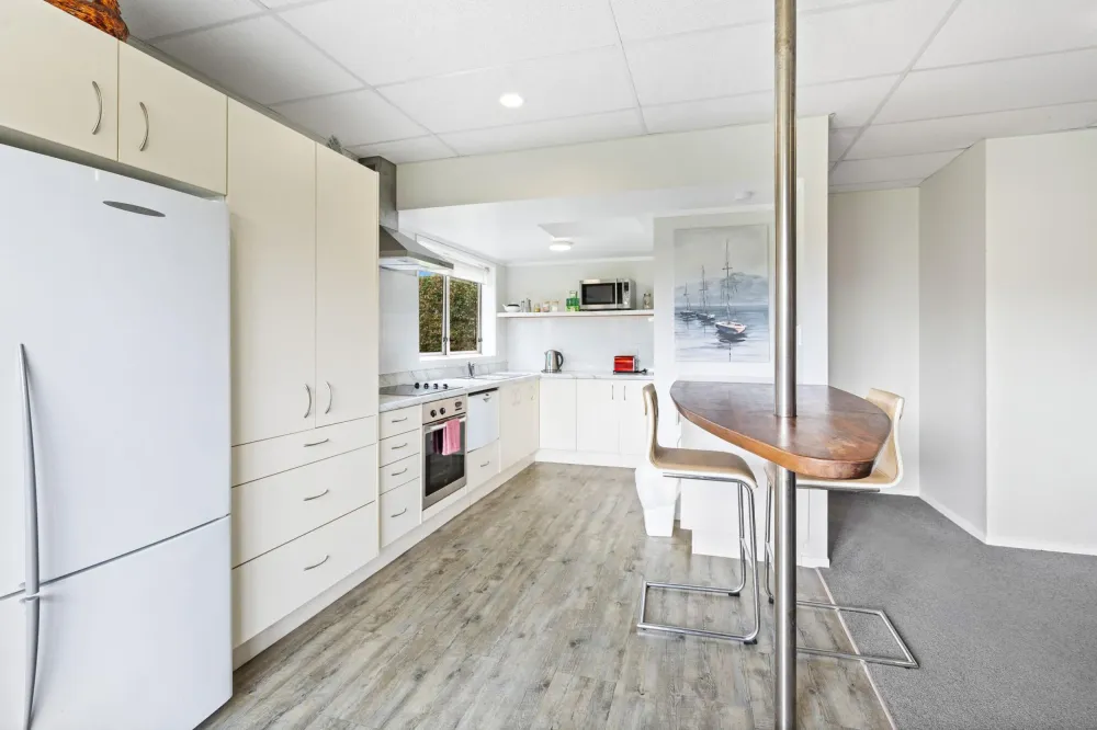 Photos of 21A Pyle Road East