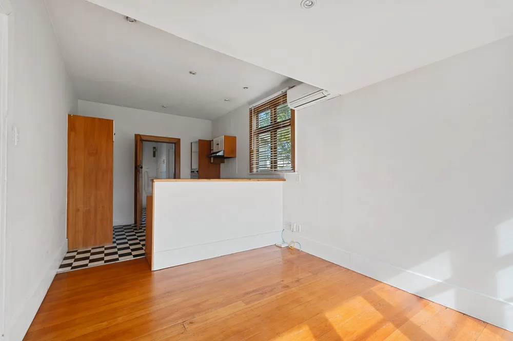 Photos of 35 Lindsay Street