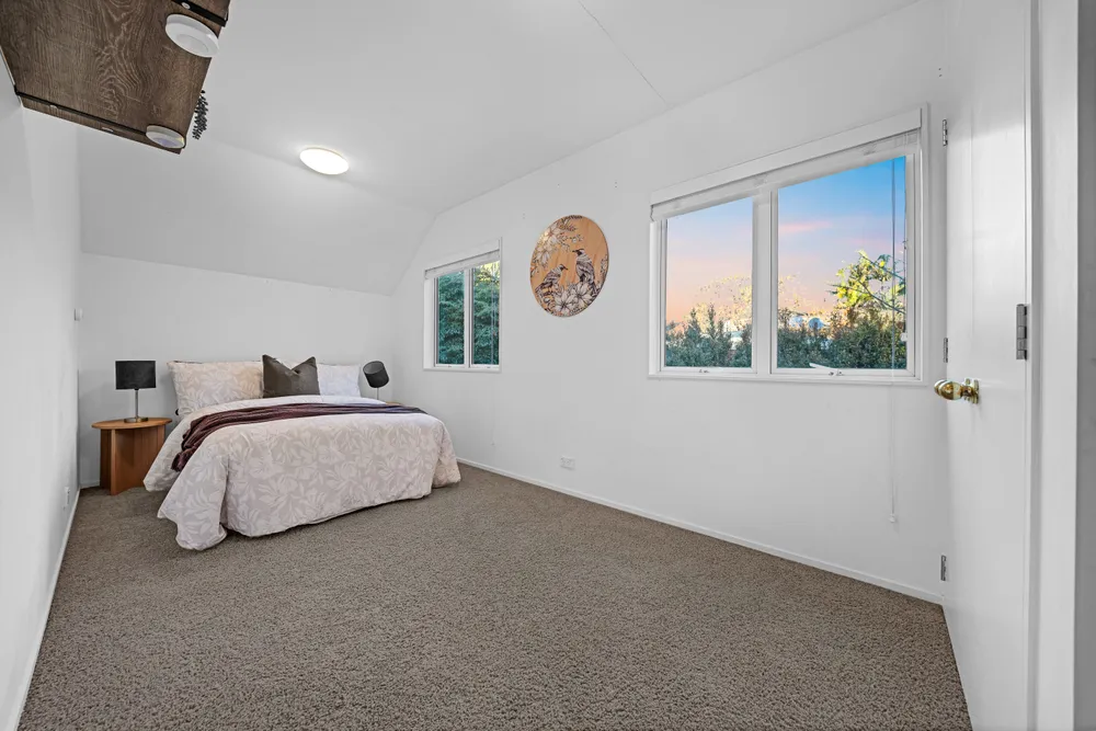 Photos of 19 Abbotts Way