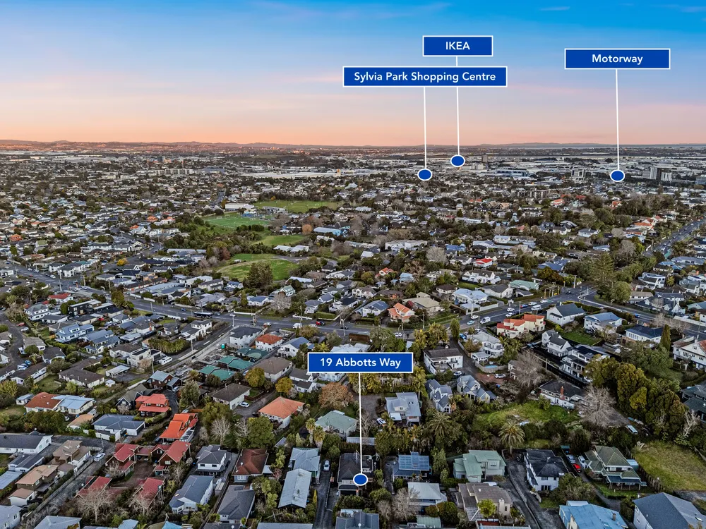 Photos of 19 Abbotts Way