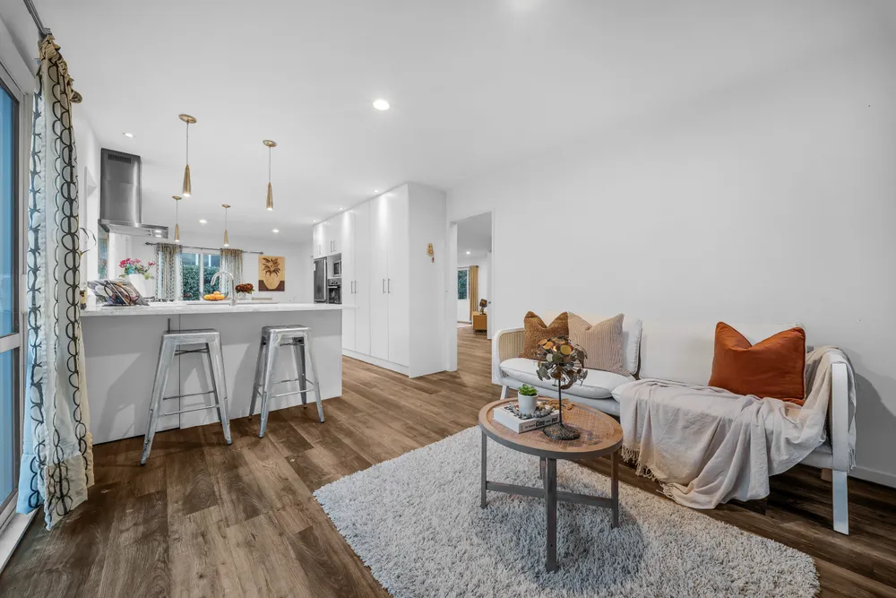 Photos of 19 Abbotts Way