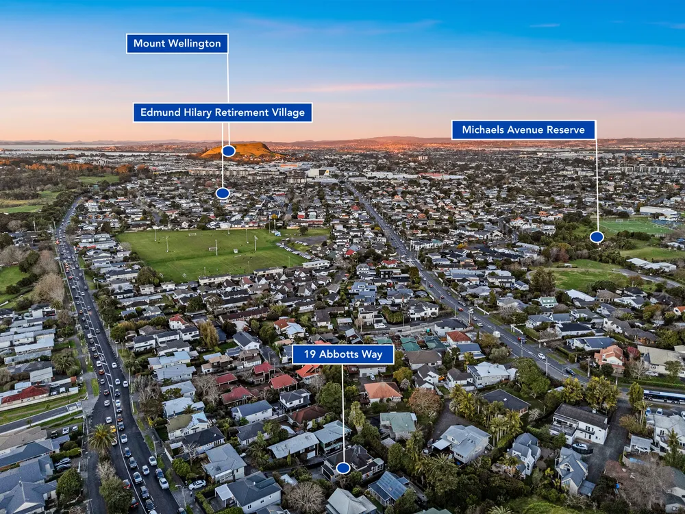 Photos of 19 Abbotts Way