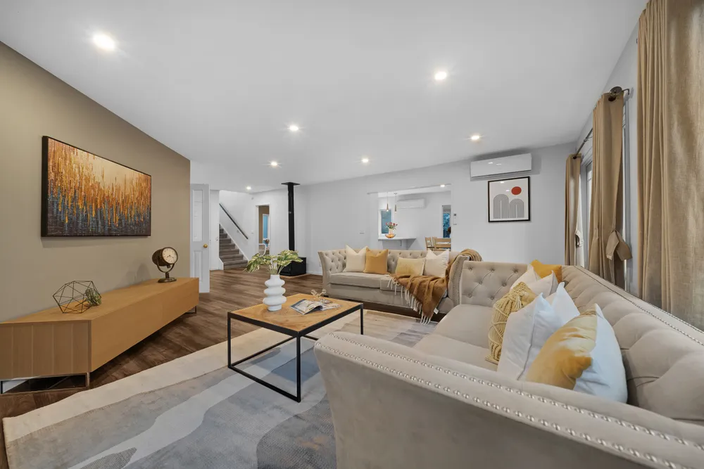 Photos of 19 Abbotts Way