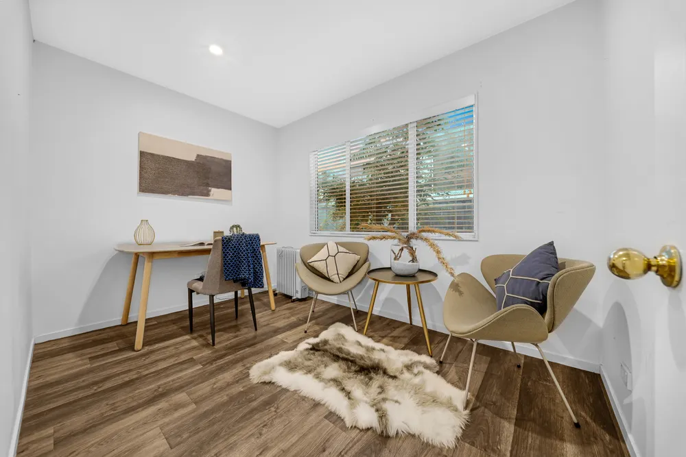 Photos of 19 Abbotts Way