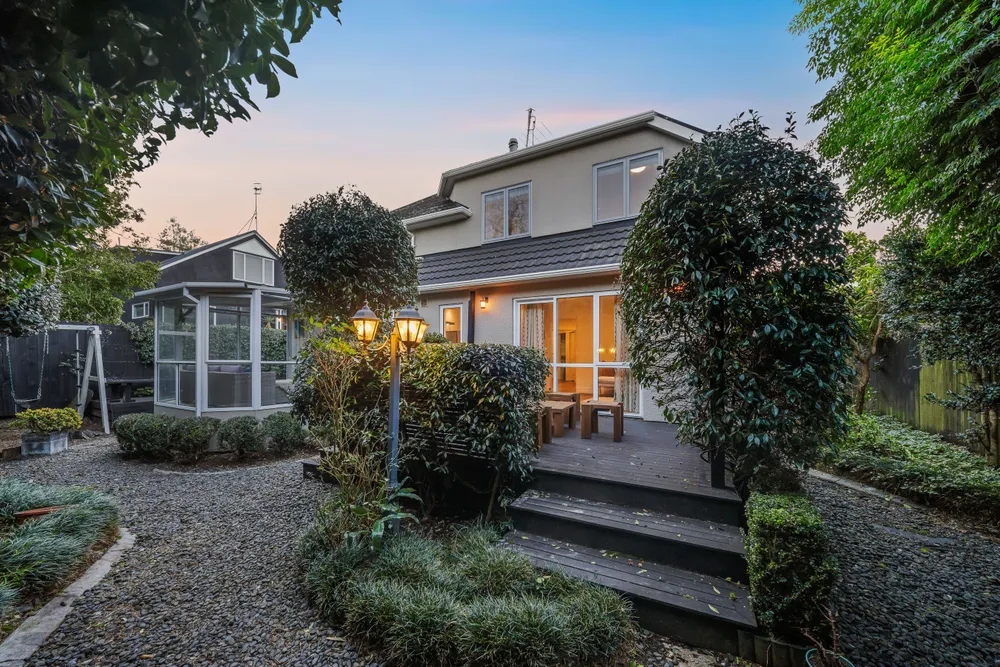 Photos of 19 Abbotts Way