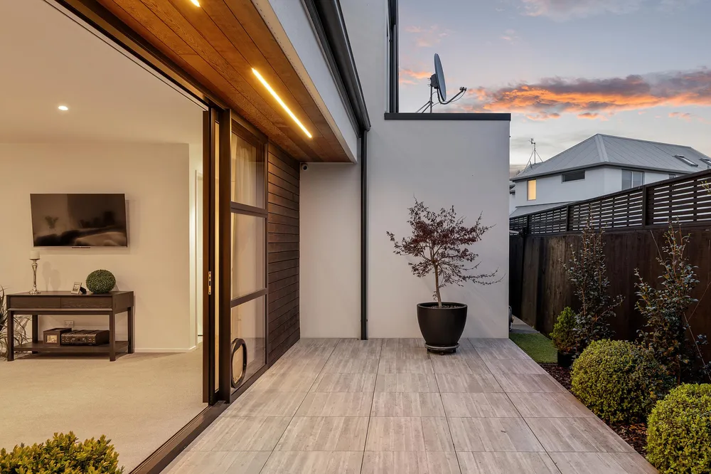 Photos of 32 Devonport Lane