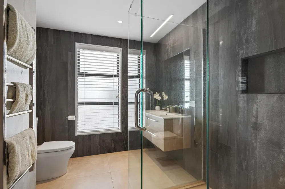 Photos of 32 Devonport Lane