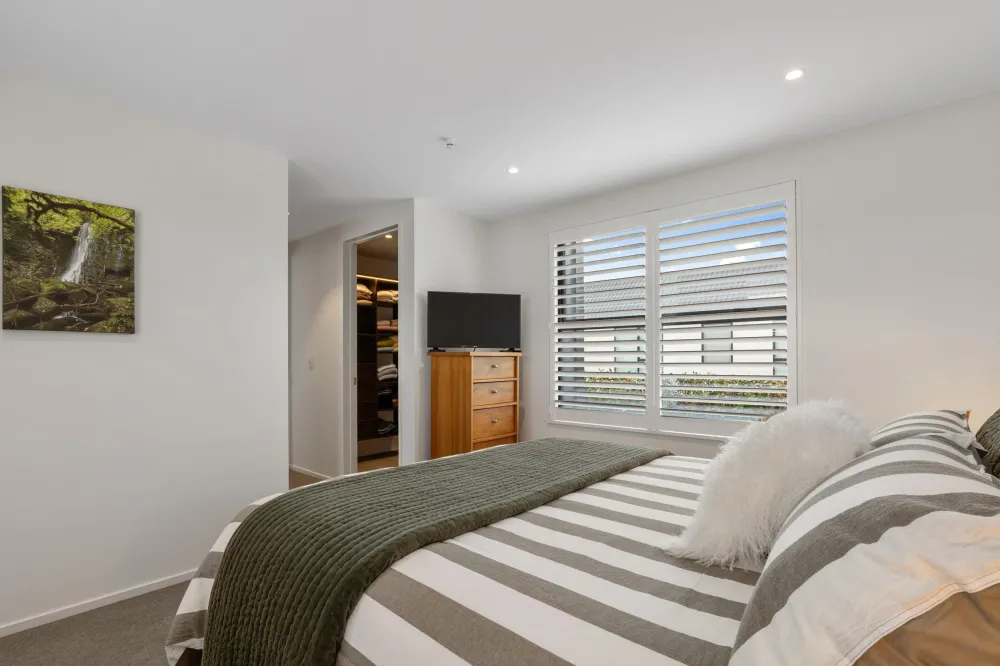 Photos of 32 Devonport Lane