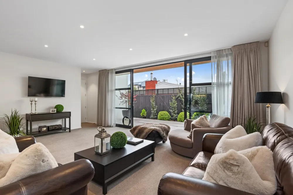 Photos of 32 Devonport Lane