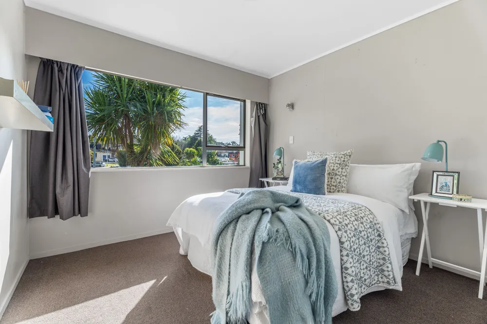 Photos of 15 Bellfield Road