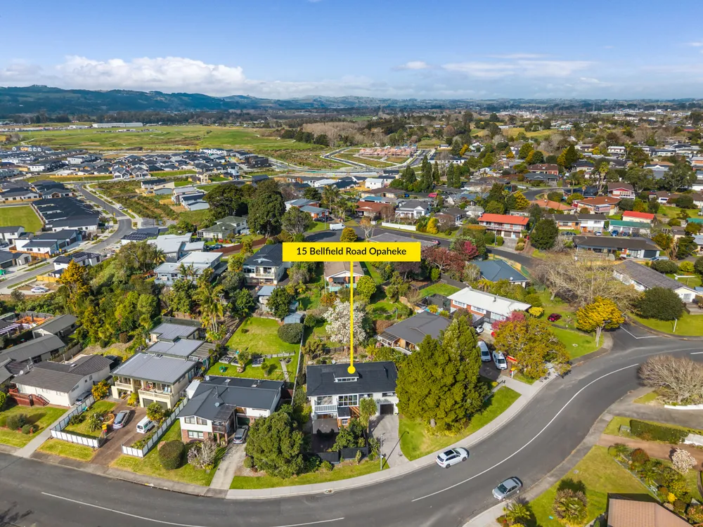 Photos of 15 Bellfield Road