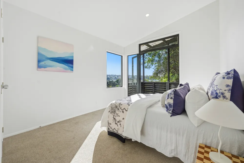 Photos of 189C Portland Road