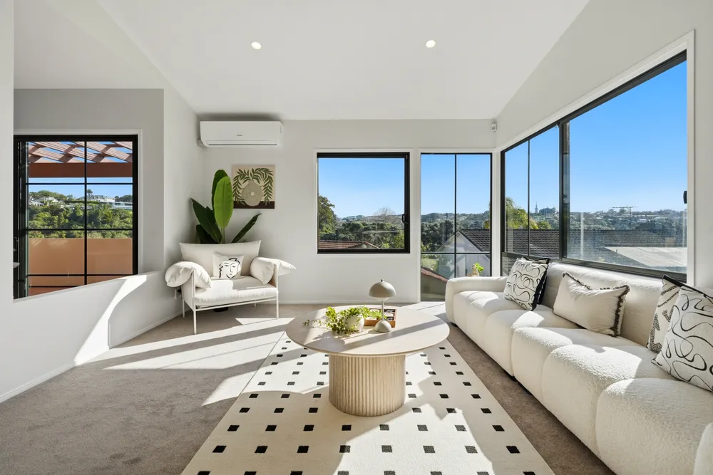 Photos of 189C Portland Road
