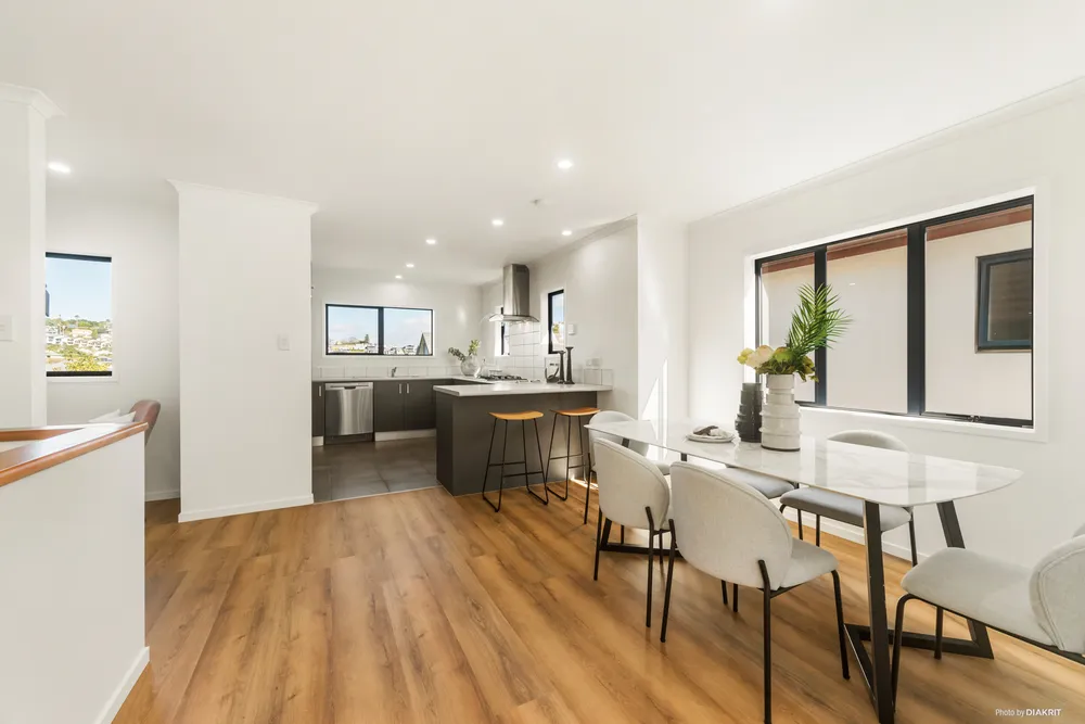 Photos of 17 Sonoma Crescent