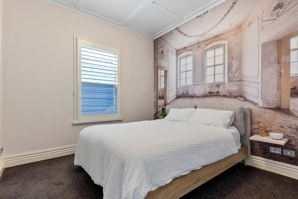Photos of 37 Clarence Street