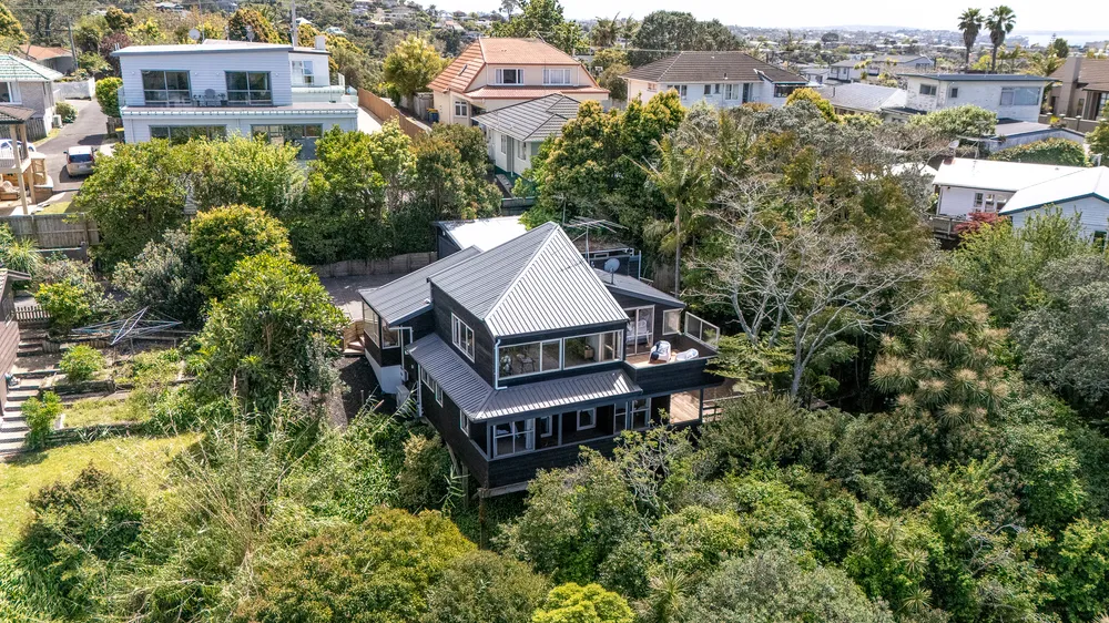Photos of 2 Wisteria Way