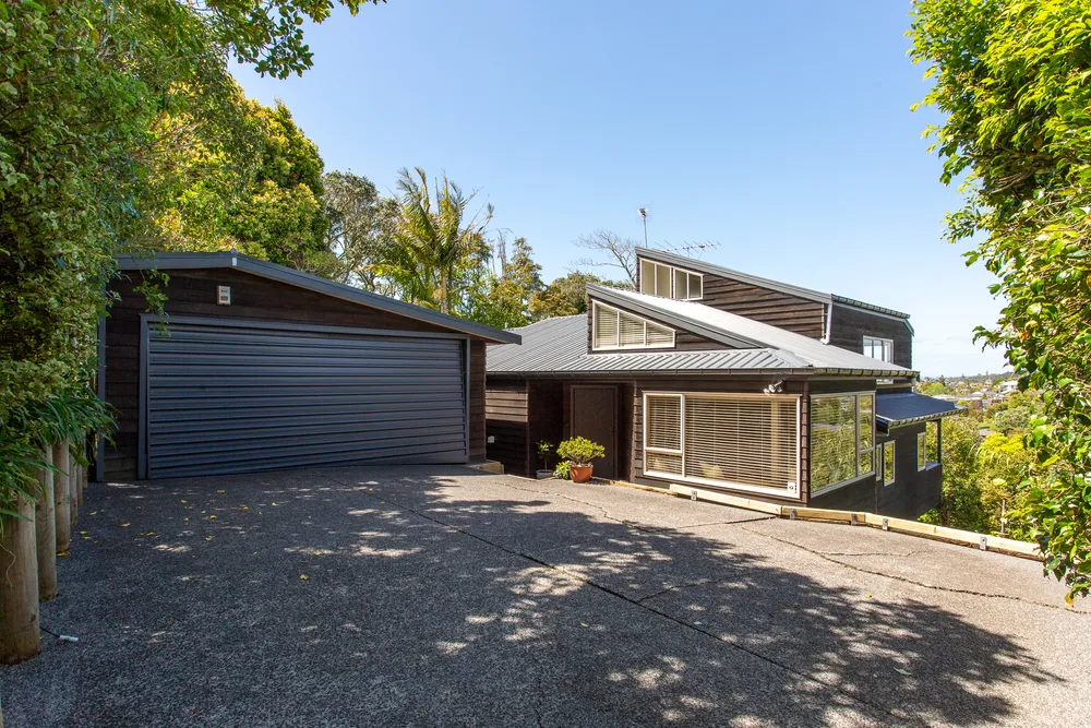 Photos of 2 Wisteria Way