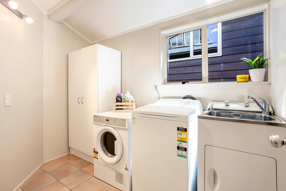 Photos of 2 Wisteria Way
