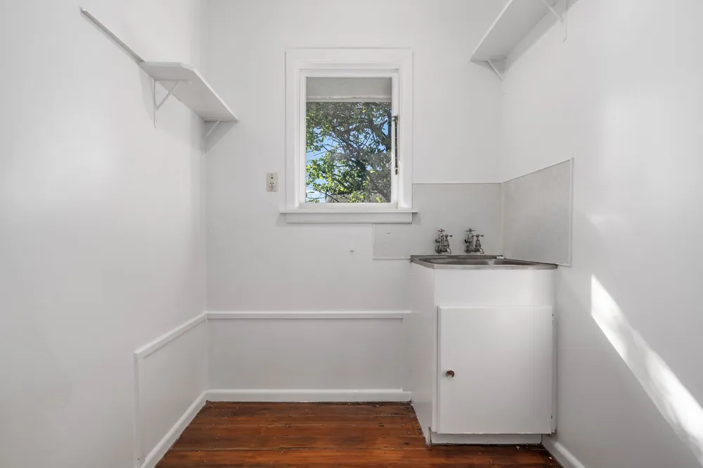 Photos of 24 Mappleton Avenue