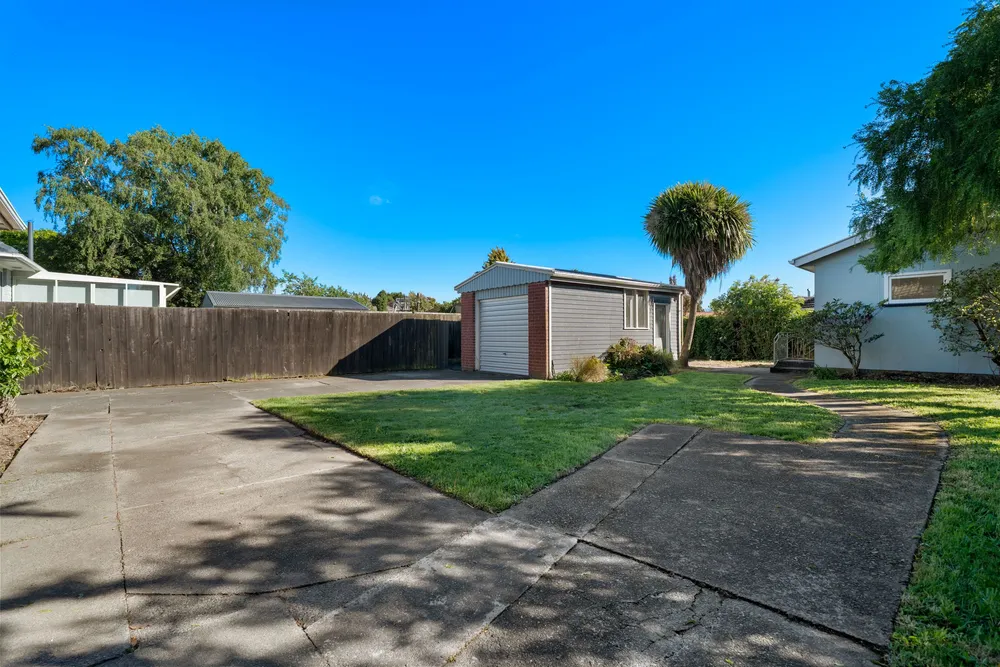 Photos of 24 Mappleton Avenue