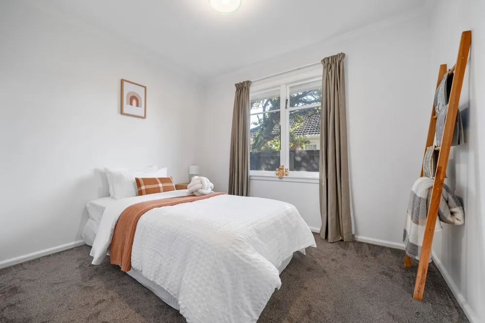 Photos of 24 Mappleton Avenue