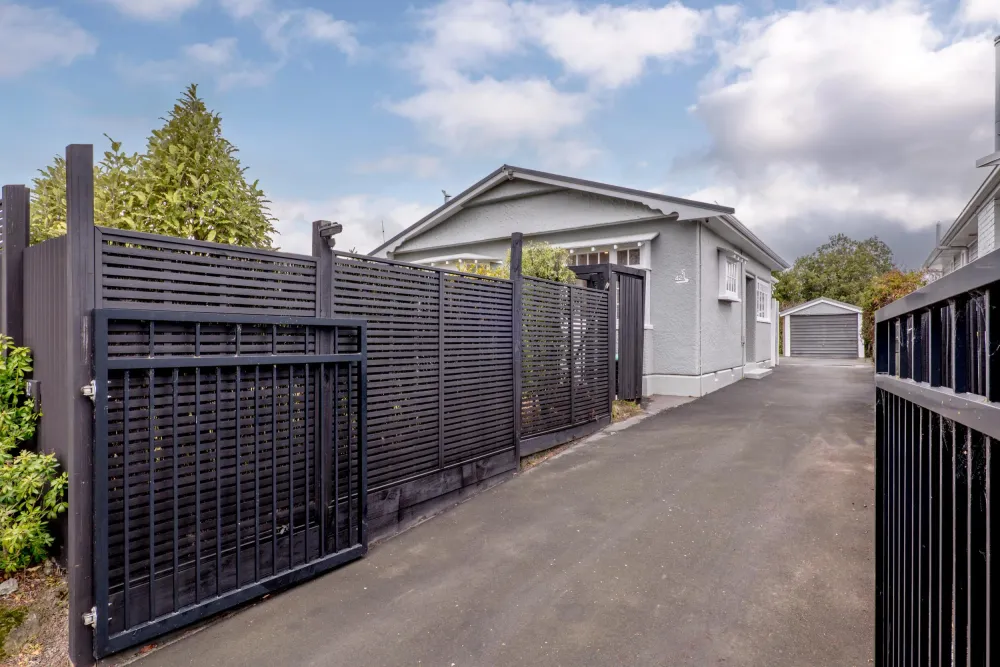 Photos of 42 Huxley Street