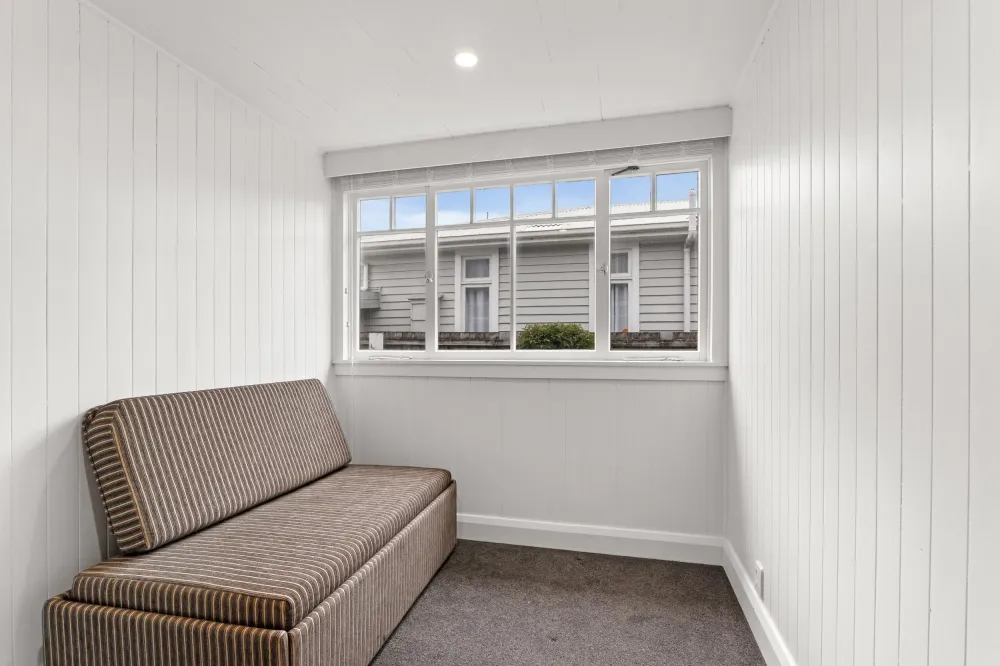 Photos of 42 Huxley Street