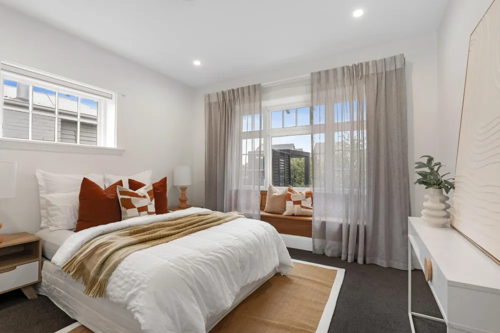 Photos of 42 Huxley Street