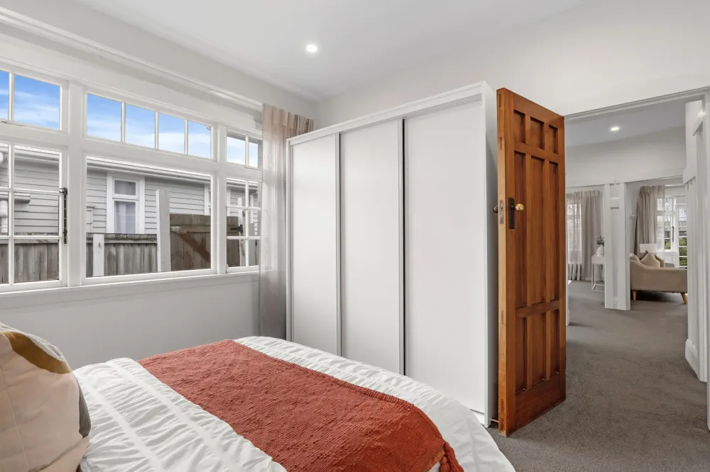 Photos of 42 Huxley Street